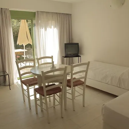 Leoniki By Diamond Aparthotel