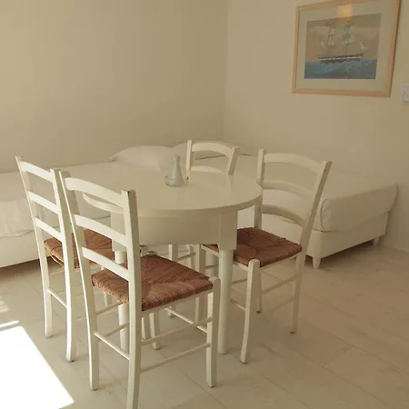 Aparthotel Leoniki By Diamond 4*